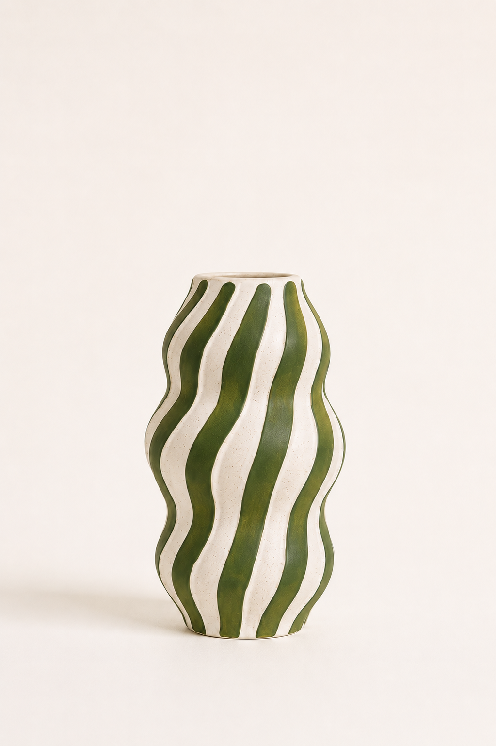 Vaso em Cerâmica Ondulado com Listras Verdes e Branco - Médio