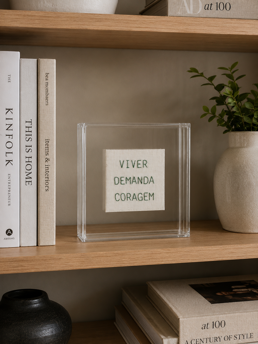 Quadro Decorativo em Acrílico - Viver Demanda Coragem.